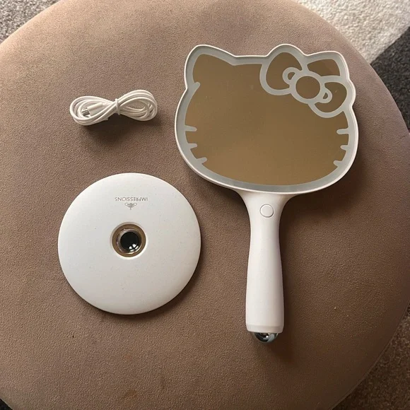 Hello kitty Impressions White LED Hand Mirror - Picture 3 of 5